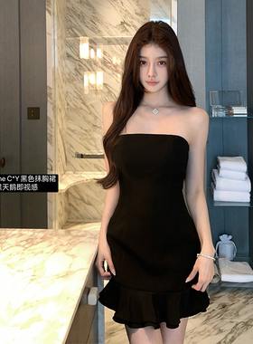 韩雨嘉【黑天鹅】黑色抹胸短裙女夏质感收腰显瘦一体式胸垫连衣裙