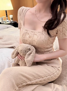 韩雨嘉【Hallstatt】贵气老钱米色系绞花针织打底衫直筒长裤套装