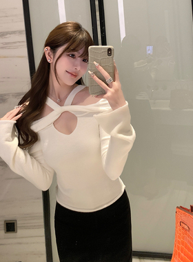 韩雨嘉【心机显瘦】 雾紫色*白软糯舒服一字肩挂脖喇叭袖上衣