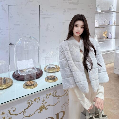 100%A级獭兔毛横纹皮草