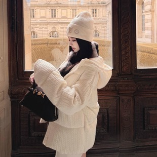 韩雨嘉【白女美学】麻花针织白色连帽90白鸭绒羽绒服女冬加厚外套