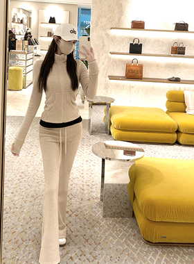 韩雨嘉【lu系美女感】米色高克重修身显瘦卫衣高腰喇叭裤休闲套装