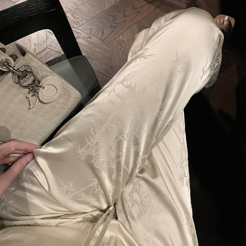 韩雨嘉新中式提花缎面直筒裤