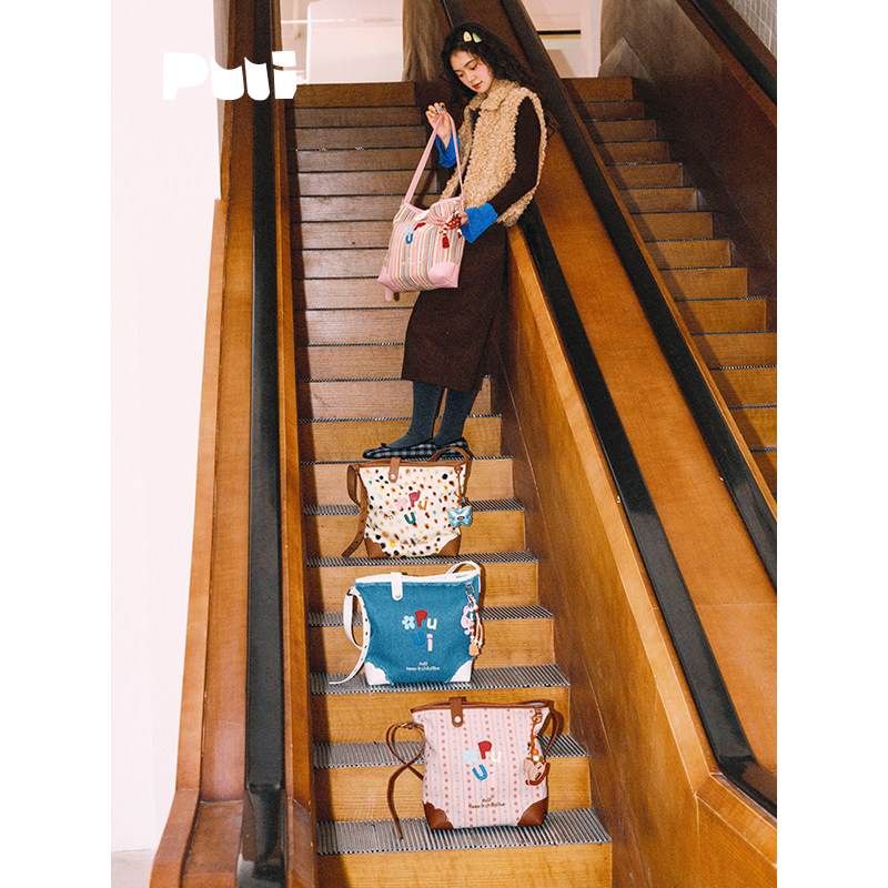 原创皮格鲁歪鼻子斜挎包