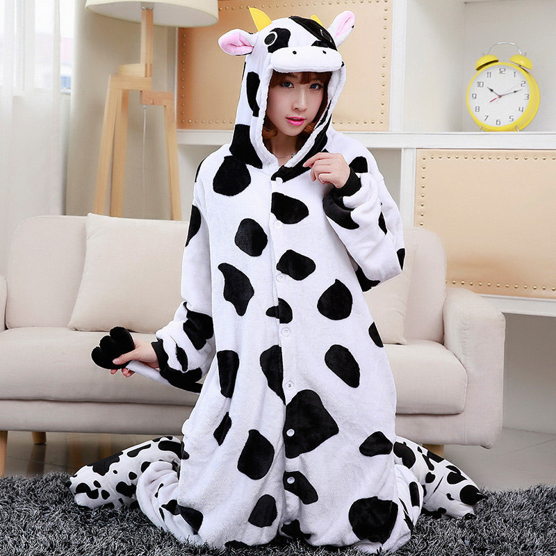 冬季动物奶牛睡衣女卡通连体睡衣男法兰绒情侣斑点可爱家居服套装