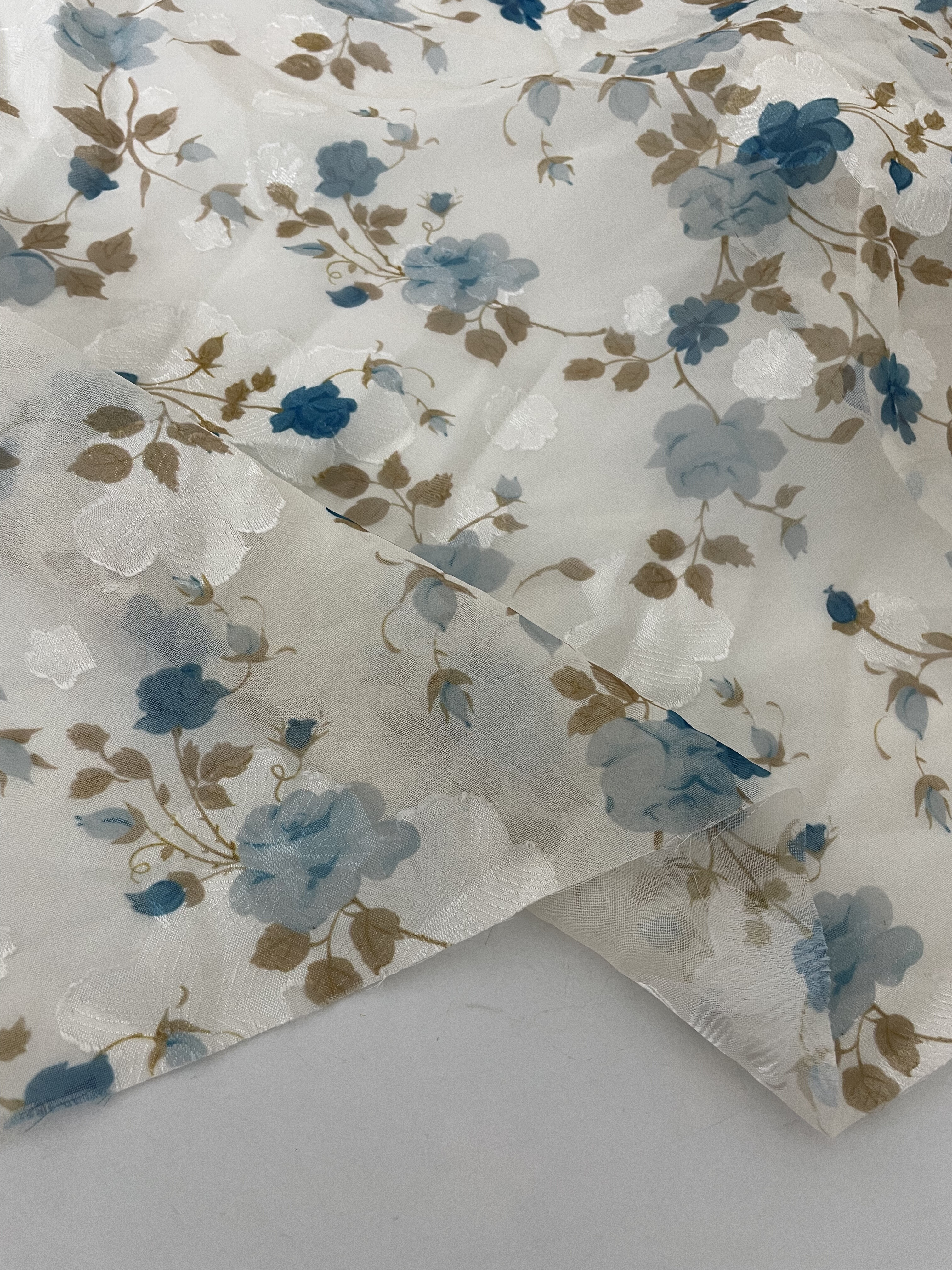 A798夏季立体剪花透光雪纺布料 柔软垂感透气上衣连衣裙防晒面料