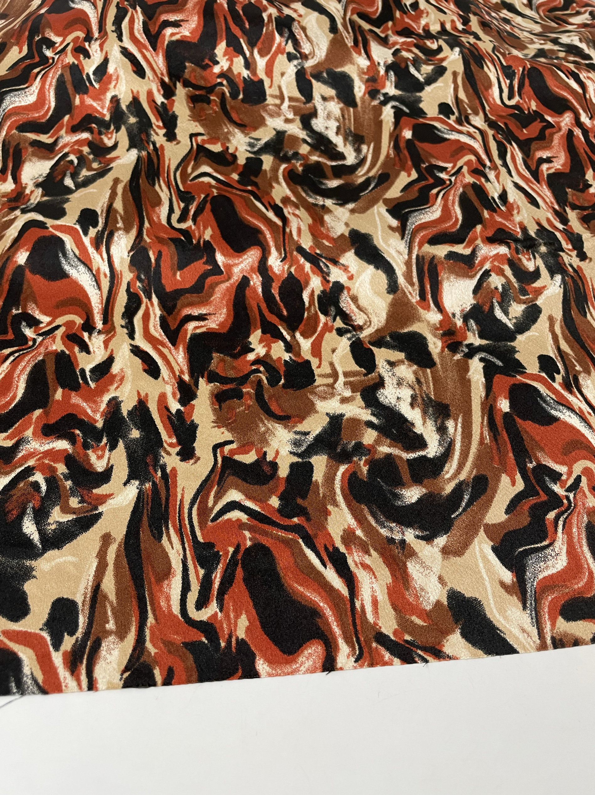 新款抽象缎面印花雪纺面料 时尚夏季连衣裙半身裙雪纺衫服装布料