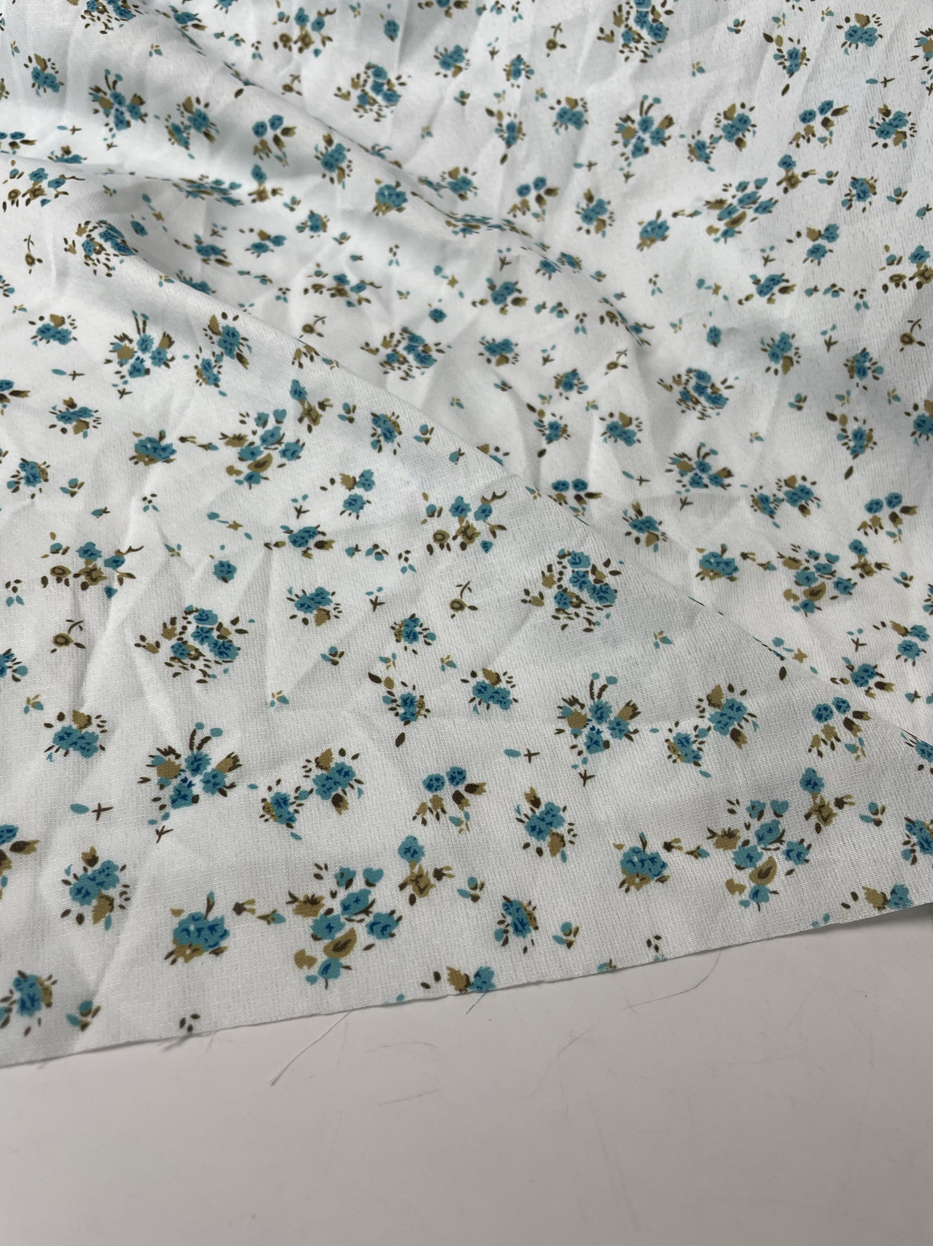 G575白底小碎花印花雪纺布头 淑女气质柔软垂坠透气连衣裙diy面料