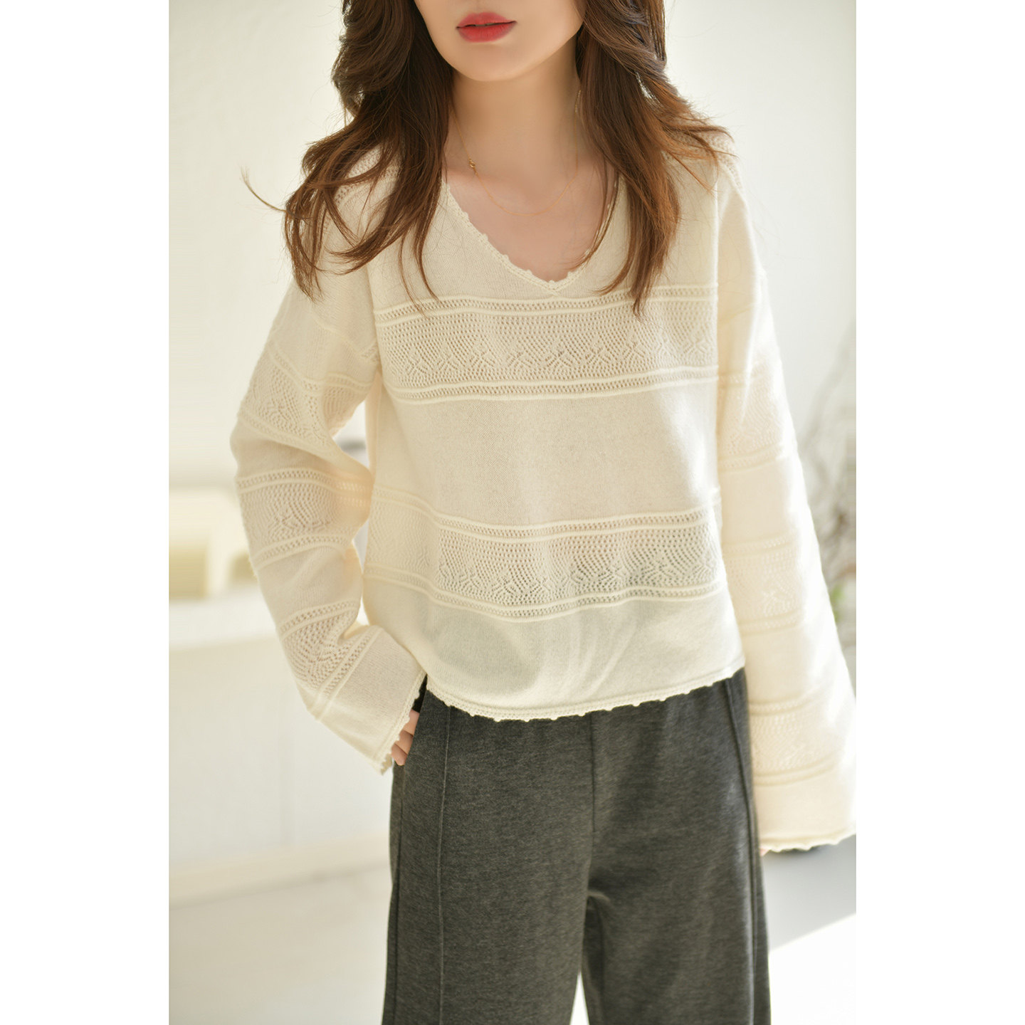 GESGOO轻奢感山羊绒针织衫上衣女装2025新款秋冬松软毛衣v领百搭,女装/女士精品,羊绒衫,淘宝优惠券,粉丝福利购,淘宝优惠卷