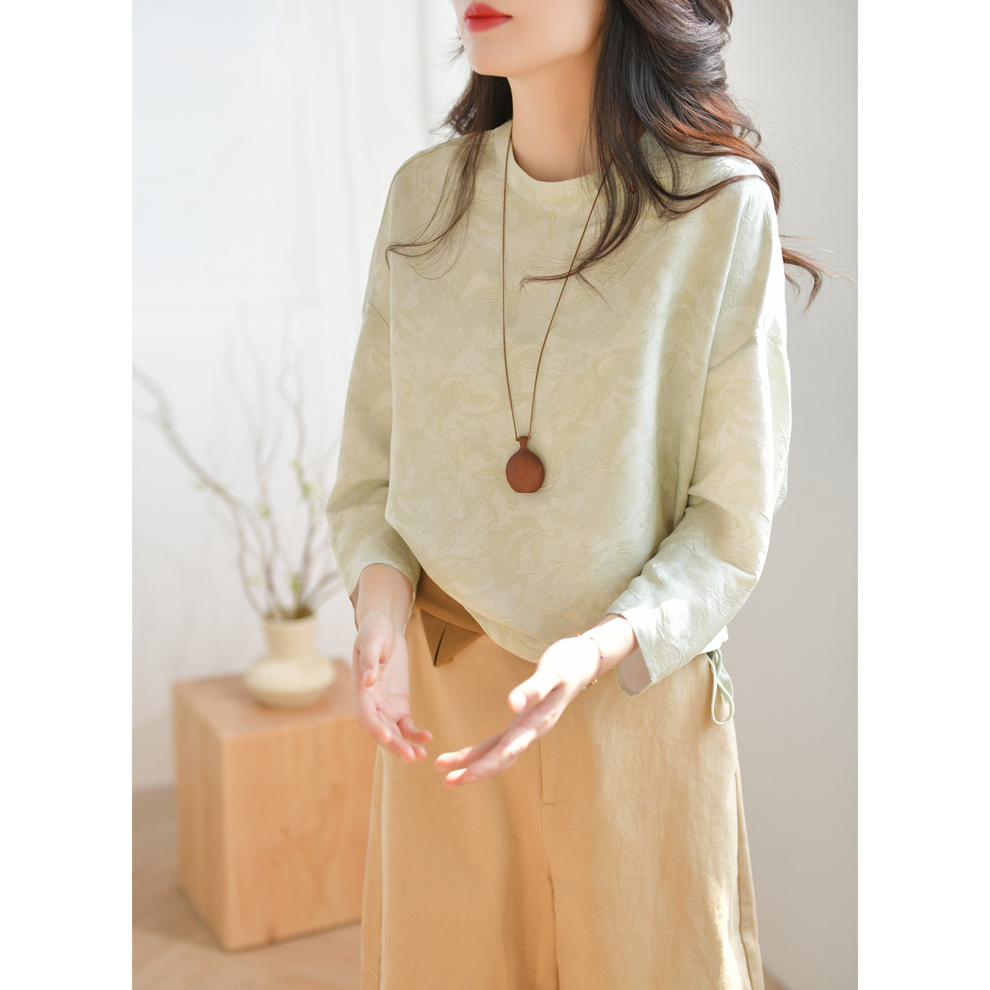 GESGOO重磅27姆米含桑蚕丝衬衫女士春装清新绿色提花套头圆领上衣