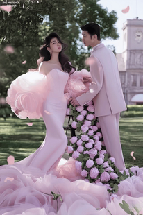 小众轻奢苏州虎丘 2024新款 影楼粉色花朵主题拍照婚纱小礼服设计款