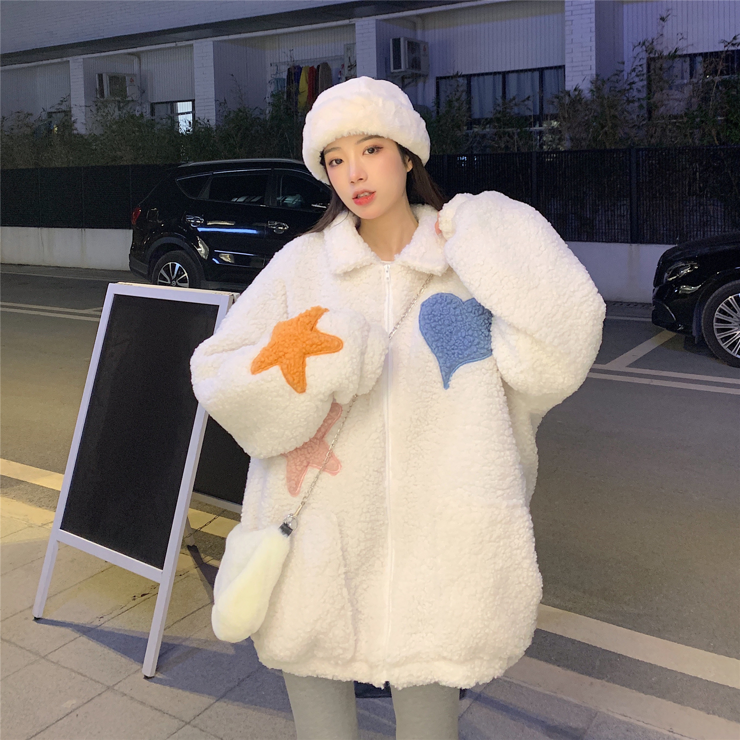 Real shot real price loose and thickened Warm Embroidered lamb wool cotton jacket