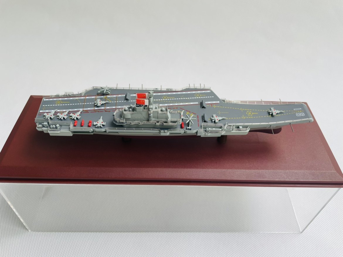 中国辽宁号航空母舰军舰合金舰船摆件静态成品舰船模型带展示盒