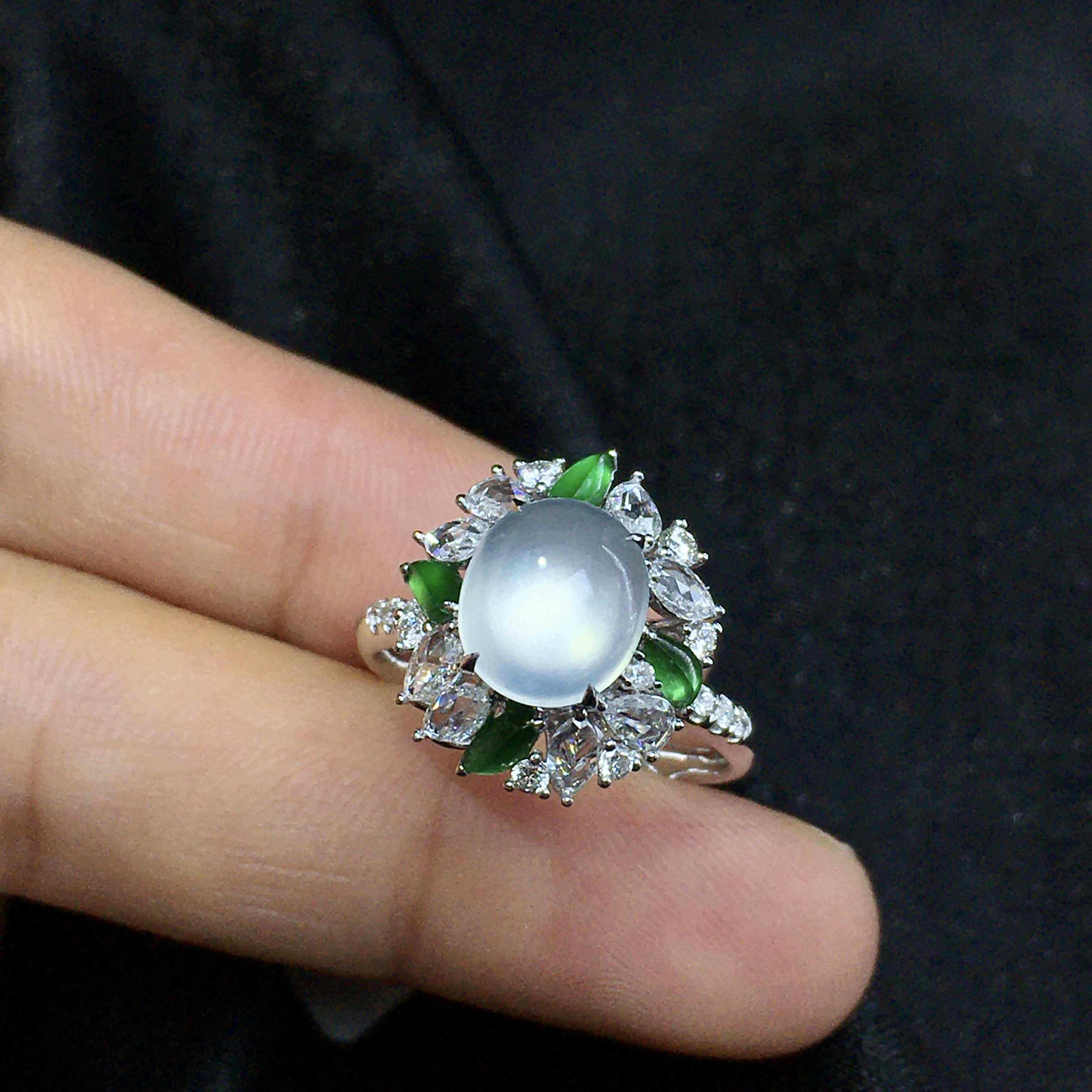 缅甸天然a货翡翠18k金南非足反钻设计款镶嵌玻璃杠白冰种蛋面戒指