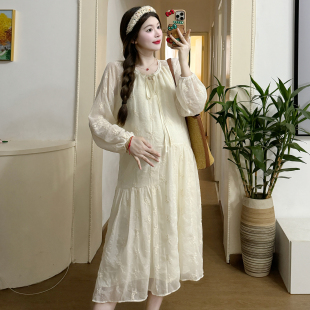 连衣裙小清新减龄裙子秋季 孕妇装 简约绣花长袖 时尚 宽松孕妇裙 秋装