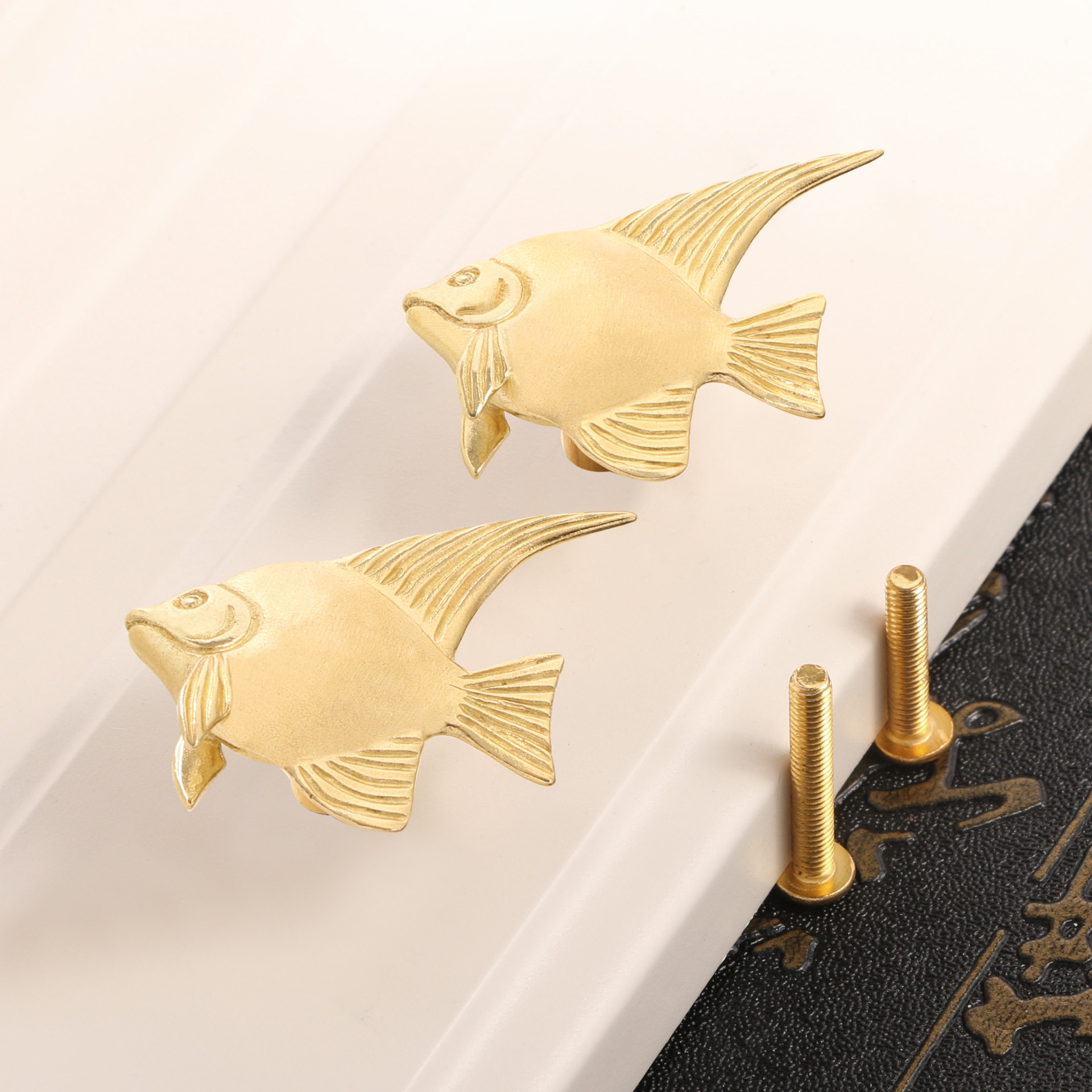 中式观赏神仙鱼黄铜门把手衣柜橱柜门拉手金属把手创意中国风挂钩,基础建材,小拉手,淘宝优惠券,粉丝福利购,淘宝优惠卷