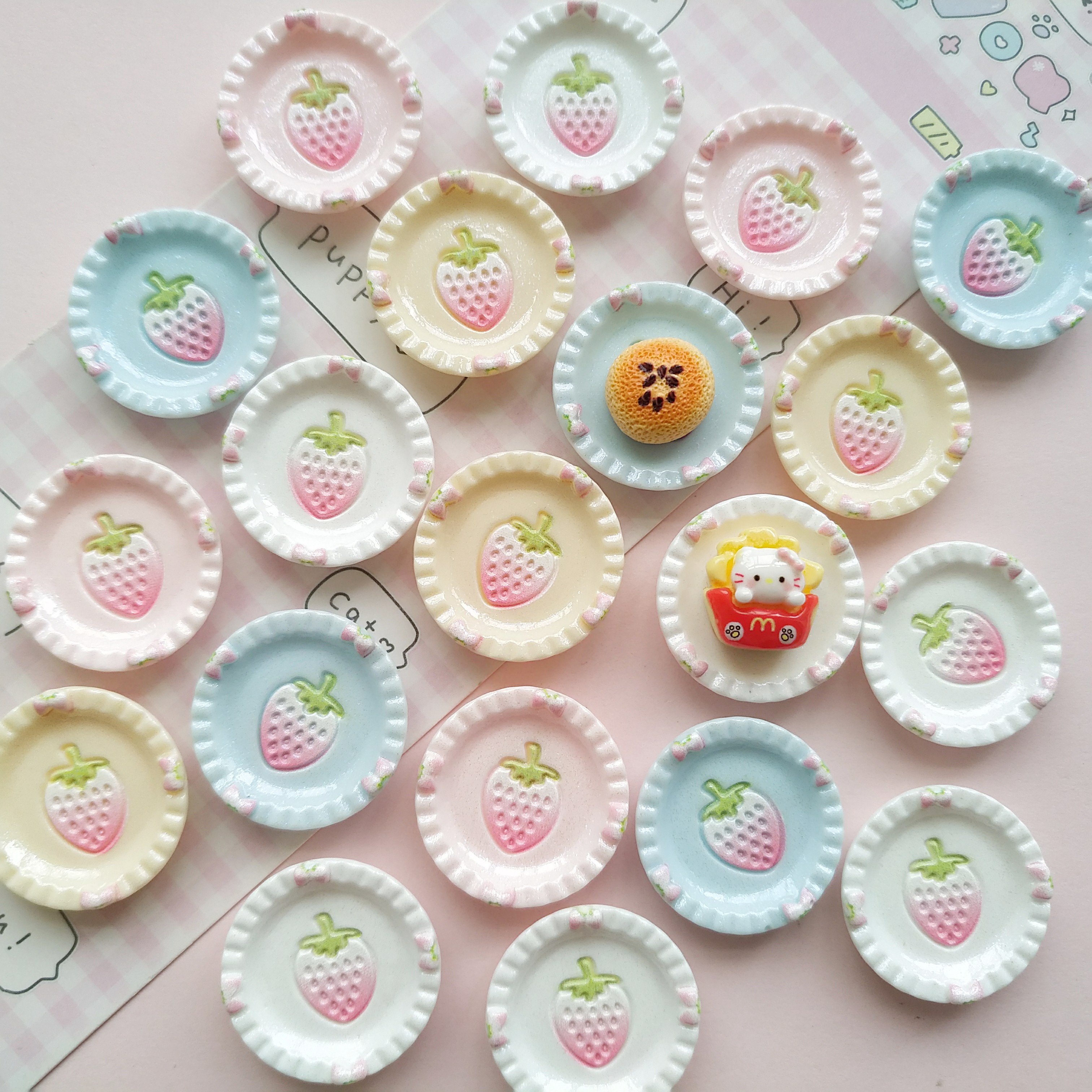 迷你款微缩仿真草莓食玩盘子小鼻嘎捏捏装饰过家家diy奶油胶配件