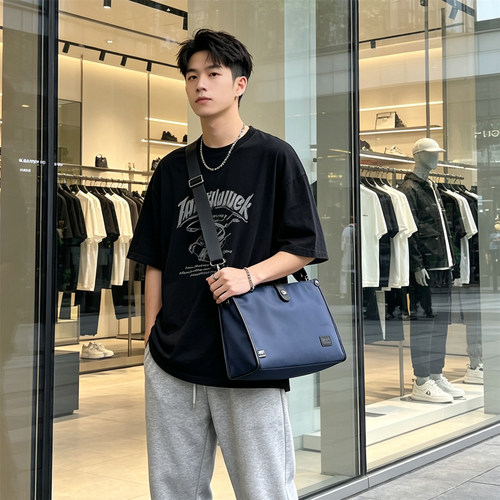 threebox尼龙帆布A4斜挎邮差包