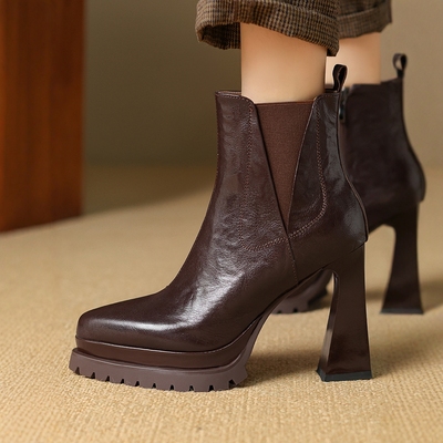 复古尖头防水台高跟短靴