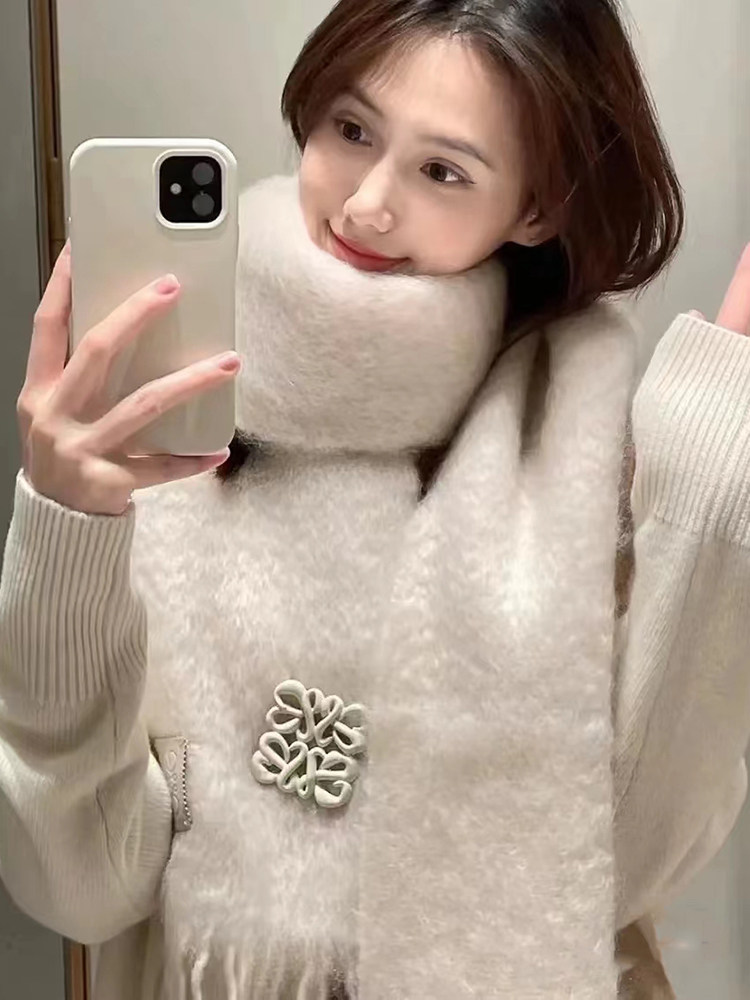 하이 엔드 LUOJIA 클래식 기하학 중공 컬러 브로치 여성 디자인 틈새 럭셔리 정장 코사지 브로치 액세서리