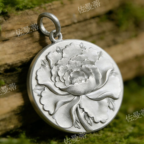 定制999足银复古牡丹花朵吊坠传统浮雕图案圆形纯银钥匙雕刻挂件