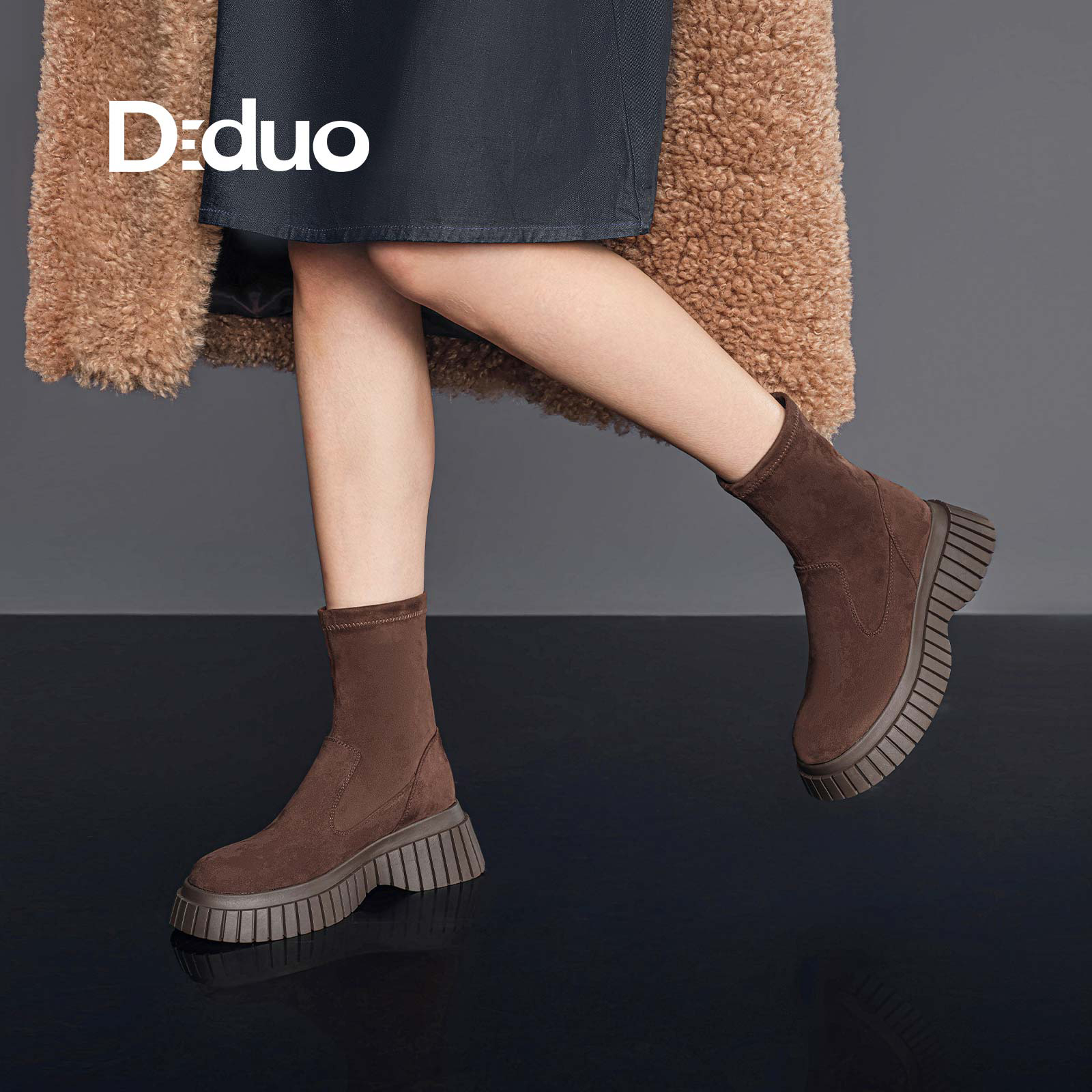 Diduo/迪朵复古厚底弹力靴女2024冬新款绒面松糕底短靴显瘦袜靴子