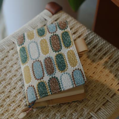 Munimhoe『一颗彩蛋』椭圆铃鼓刺绣活页手帐本A6书衣日记本