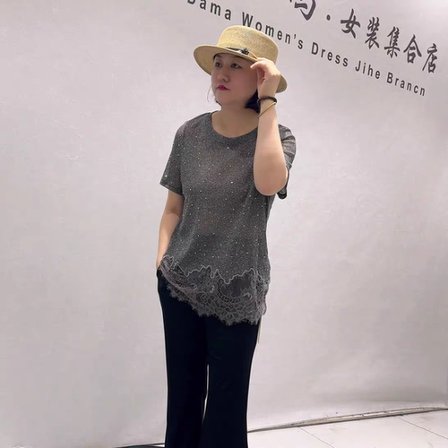 31075女权贵族夏款新品五彩亮钻底部拼接蕾丝高级感洋气衫加大码