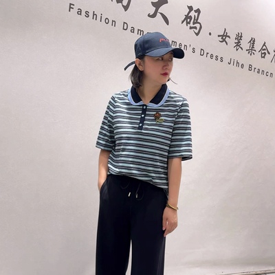 7133芮娜依莲秋款新品针织polo领减龄百搭半袖条纹衫加大码女装