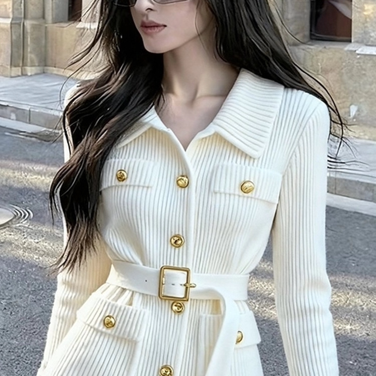 白色针织外套女秋高端名媛气质小香风独特漂亮减龄超好看收腰毛衣