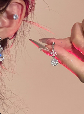 轻奢高级感十字架耳环女磁吸耳夹一体小众设计耳饰时尚锆石耳钉