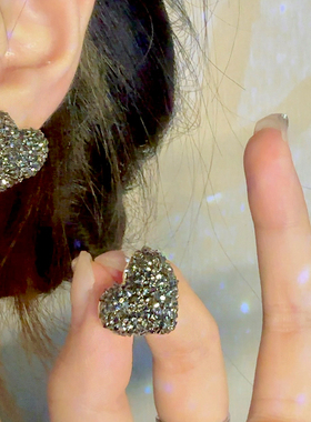 气质黑色满钻爱心耳钉女闪钻复古心形耳饰轻奢小众设计感百搭耳环