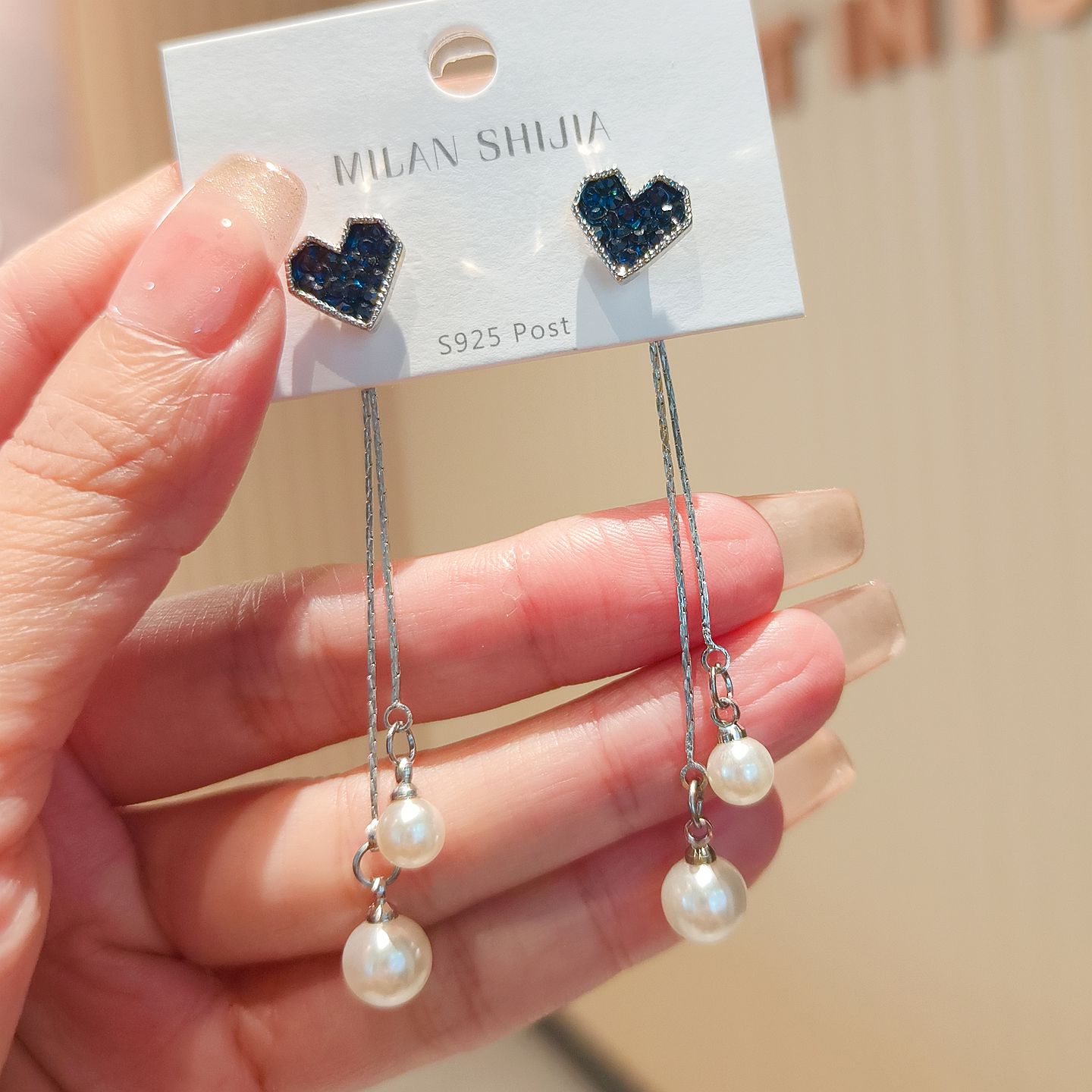 巨好看蓝色爱心珍珠耳环