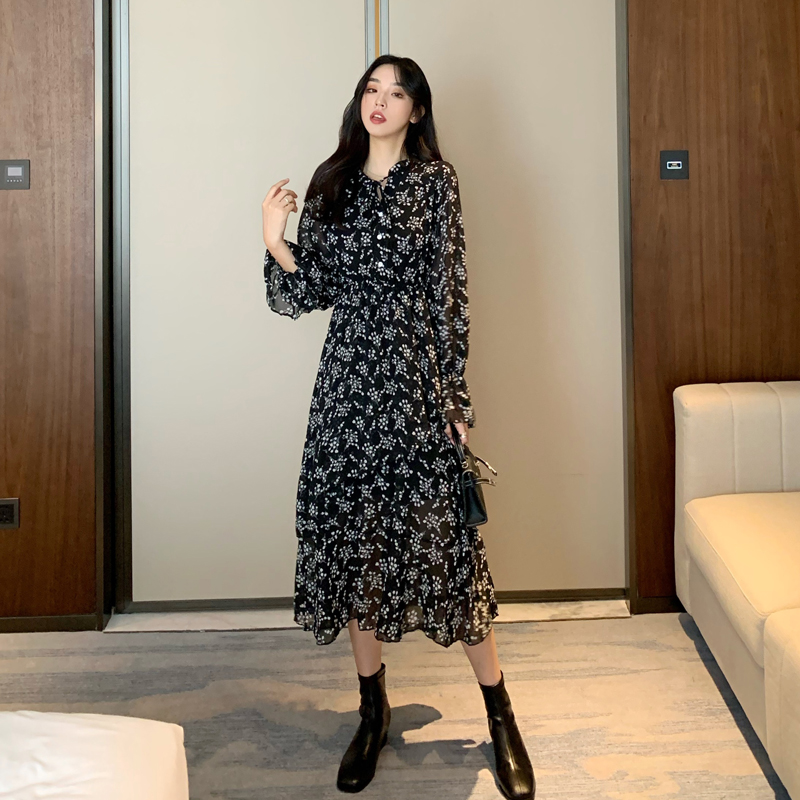 Real shot real price French retro V-Neck long sleeve floral skirt waist closing dress