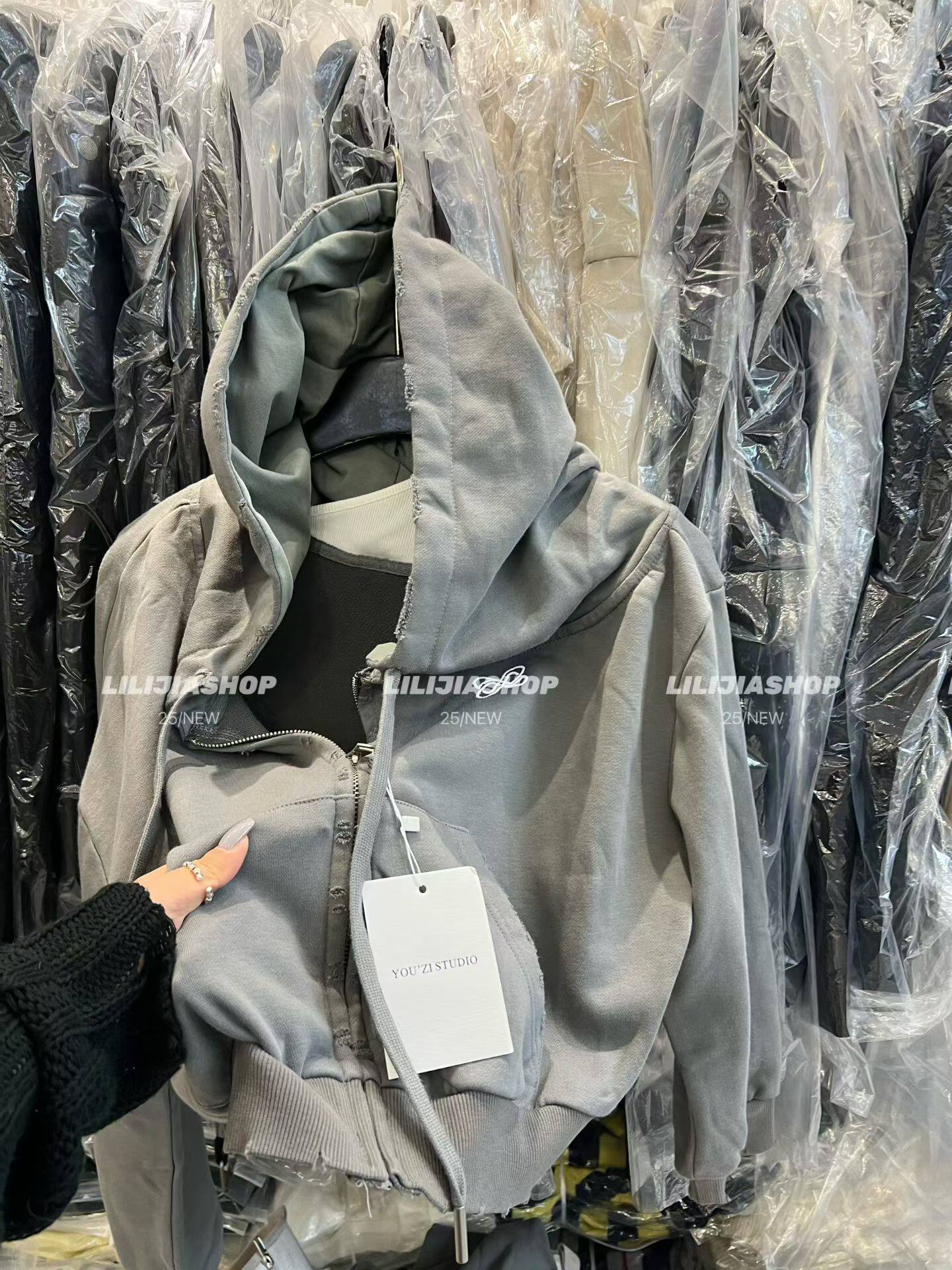 2025秋季新款韩版宽松休闲百搭连帽卫衣女设计感小众短款外套上衣