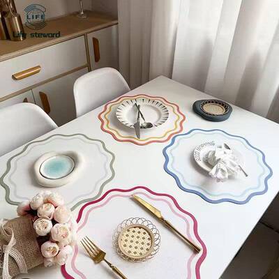 Printed Flower Shape Leather Placemat Insulated TableMat餐垫