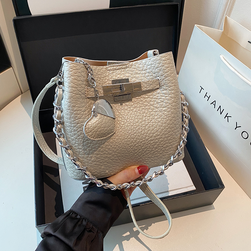 车缝线百搭单肩斜挎包浅灰色休闲