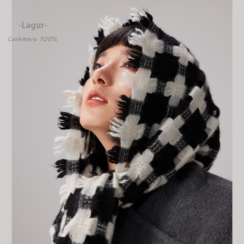 男女同款百搭镂空格子羊绒围巾冬