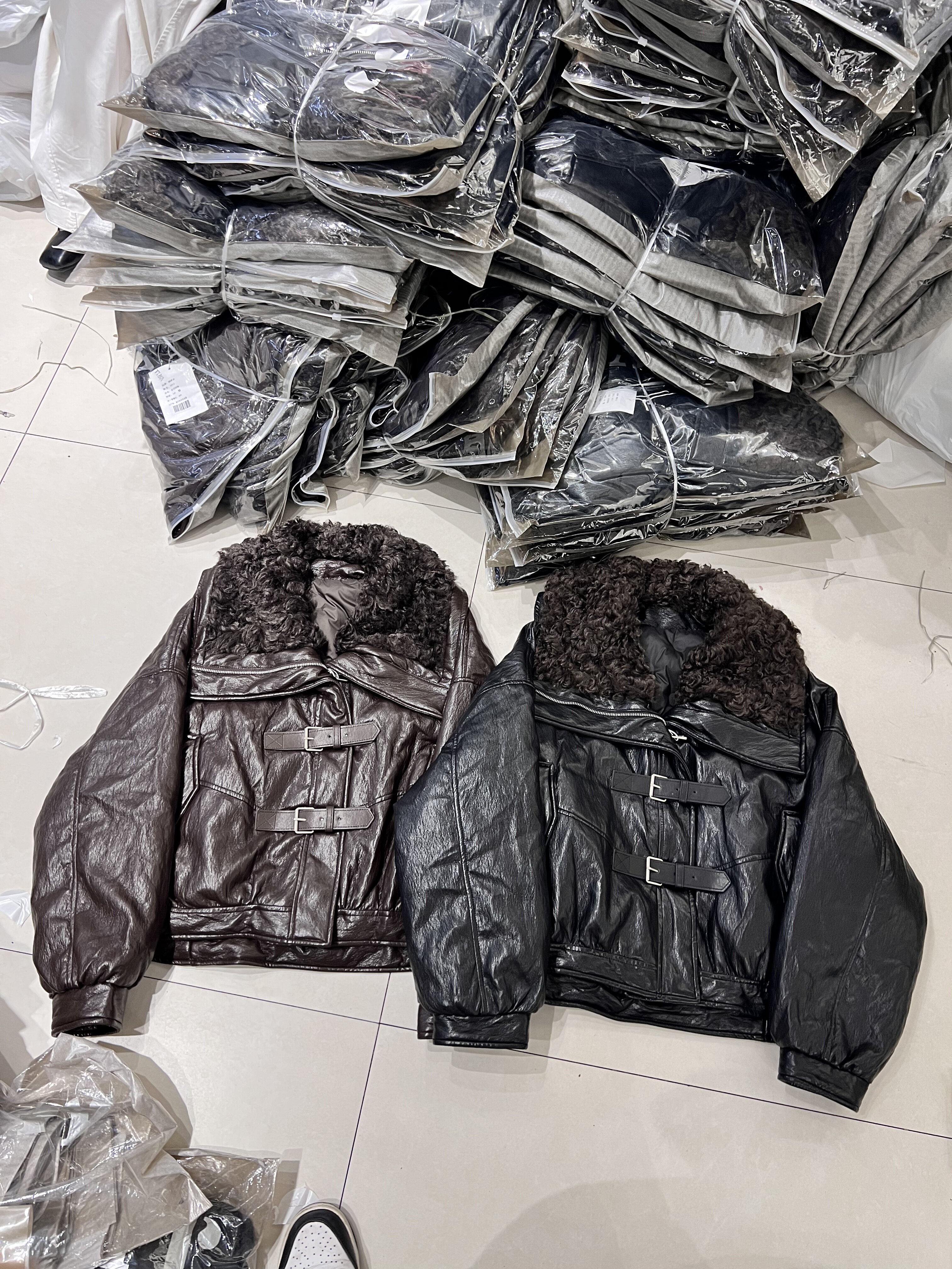 2025新款大翻毛领皮衣外套女短款皮夹克羽绒服酷飒风羽绒皮衣5512