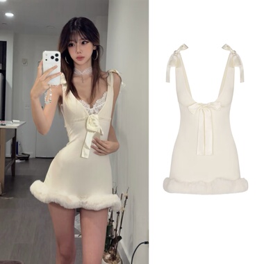 正确版skim*金姐圣诞系列 辣妹白雪缎面蝴蝶结装饰毛毛滚边连衣裙