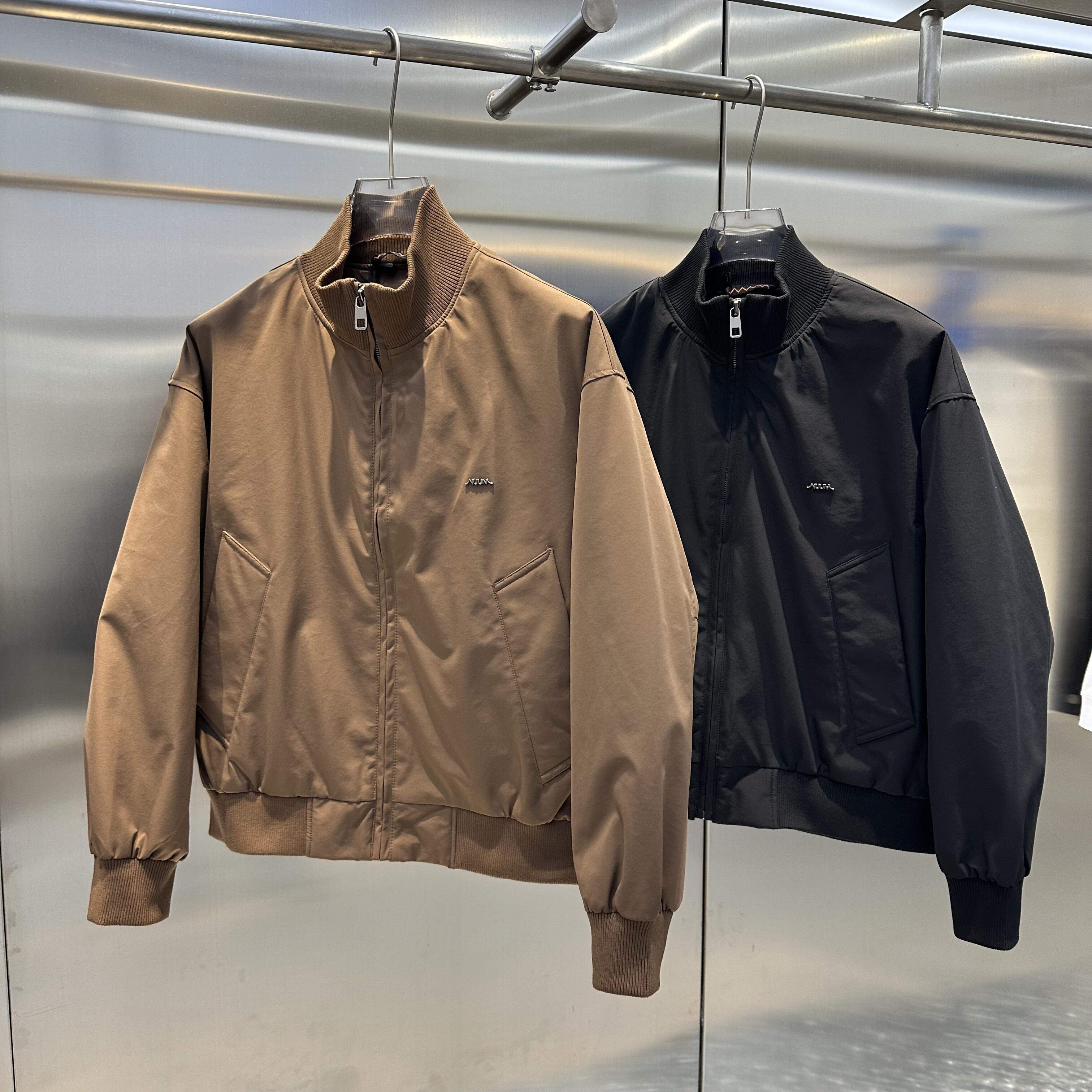 2025冬季新款男立领工装纯色90绒羽绒服时尚百搭简约户外三防夹克