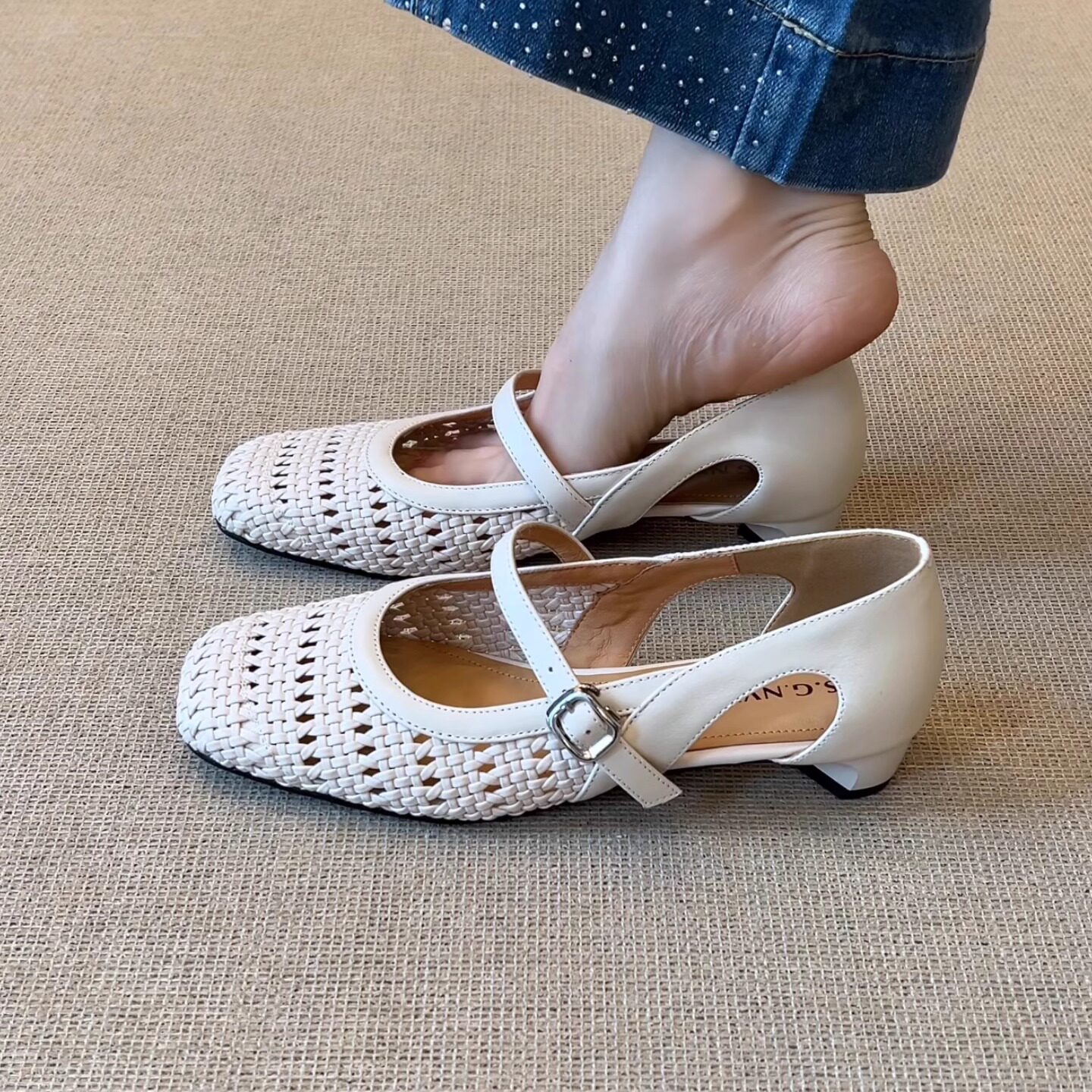 nnmiss/3cm法式复古编织镂空透气方头粗跟一字扣带浅口单鞋