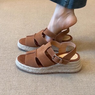 百搭复古圆头丁字扣带厚底露趾凉鞋 nnmiss 5cm草编坡跟休闲渔夫鞋