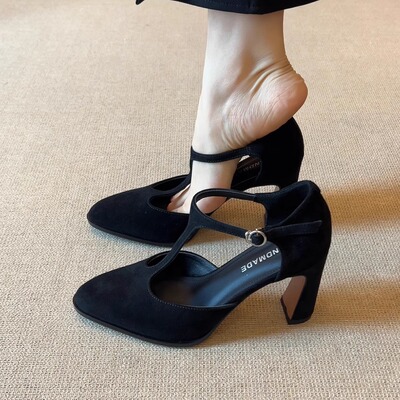 小个子气质尖头浅口空高跟凉鞋