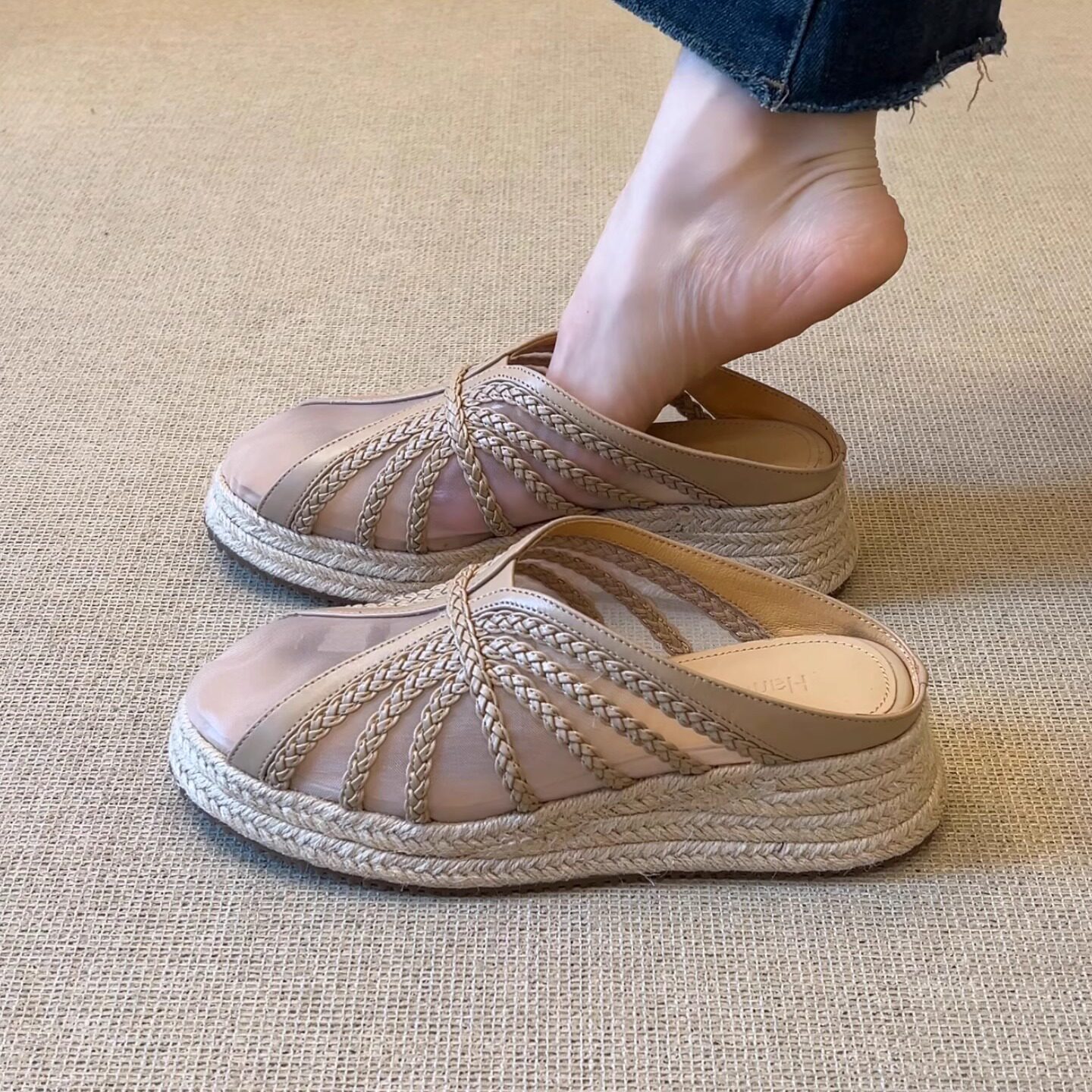 nnmiss/5cm时尚麻花编织拼接网纱包头草编厚底坡跟一脚蹬懒人拖