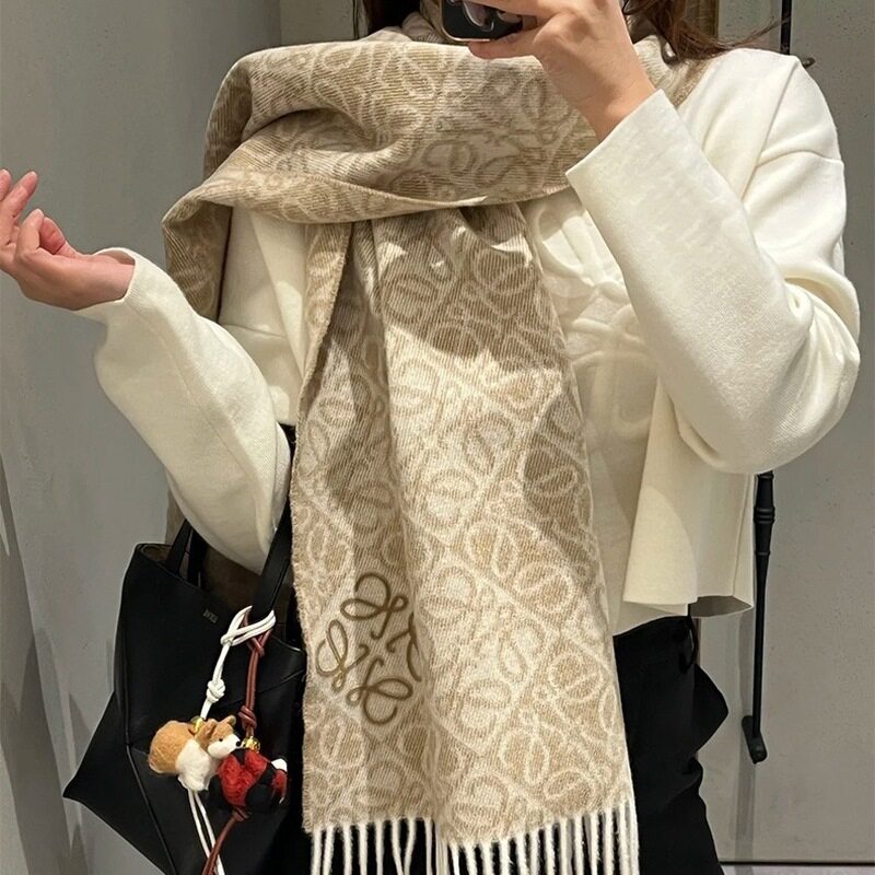 法国HANFUNY刺绣羊绒围巾女秋冬高级感保暖双面围脖披肩外搭两用