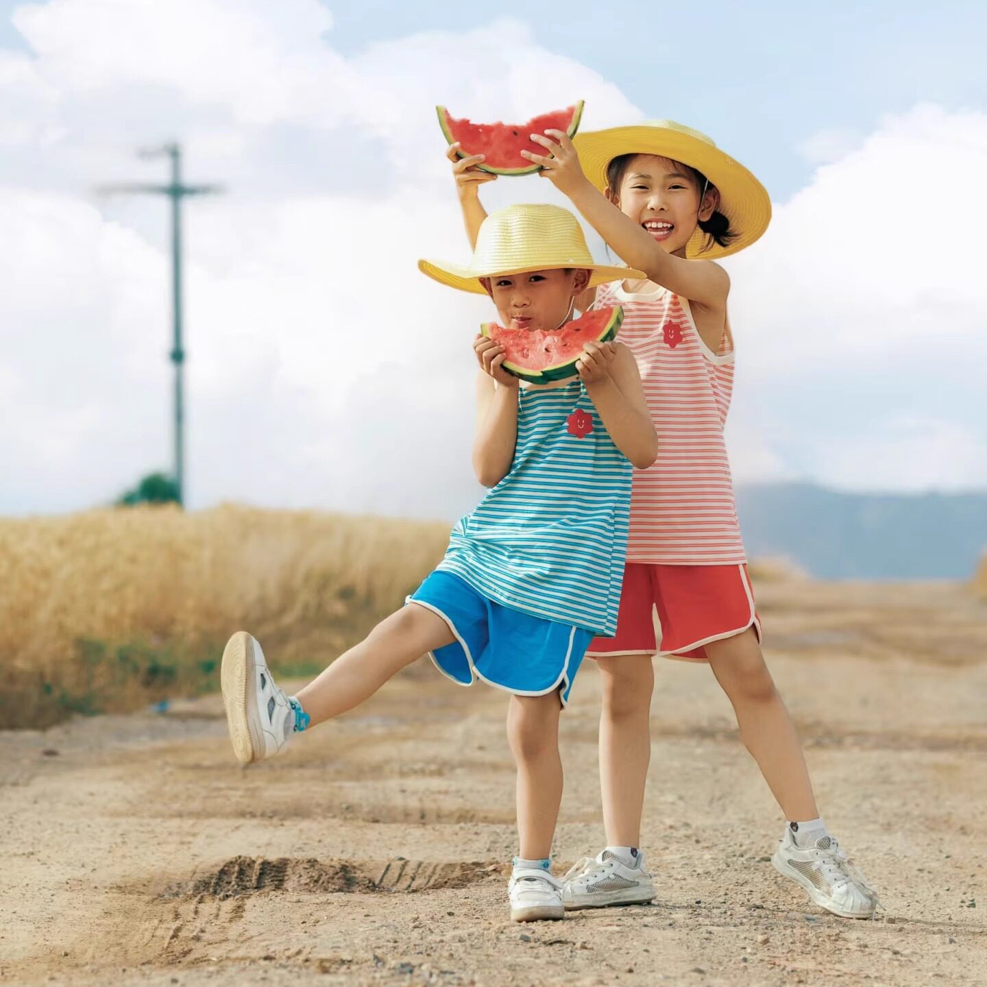 条纹纯棉童装桔色运动女童套装男清凉一夏80年代摄影儿童背心短裤