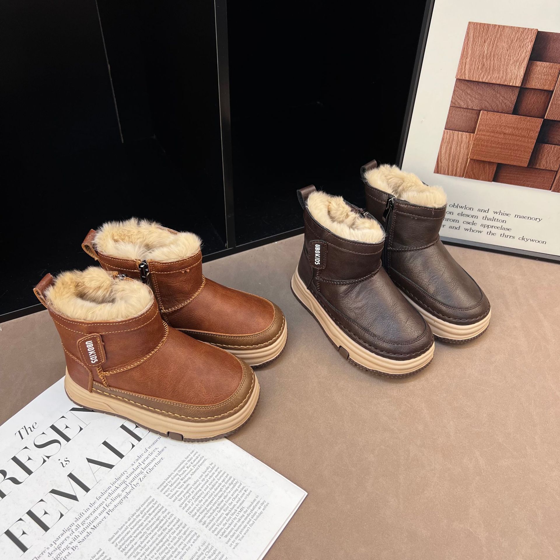 儿童毛绒一体雪地靴2025冬季新款男童加绒防水靴子女童休闲潮短靴