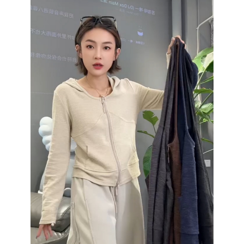 欧货2025秋季新款时髦复古双口袋显瘦简约连帽长袖短款开衫外套潮