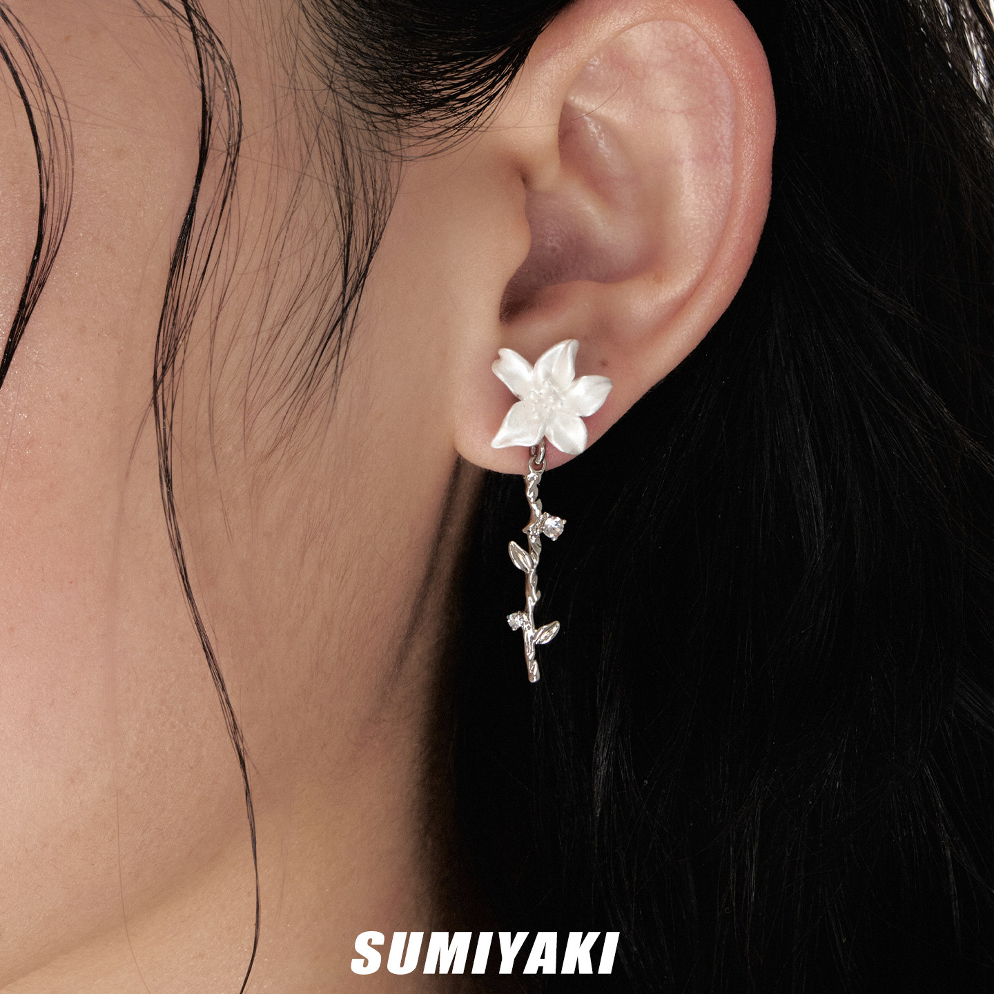SUMIYAKI 苍白诉说系列 纯白樱花耳环小众高级感耳饰 流苏可晃动